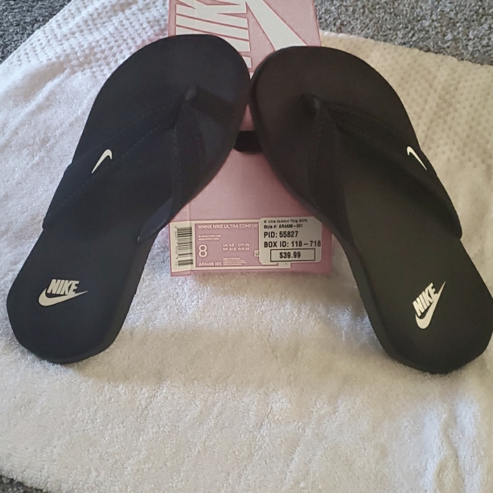 Women's black nike ultra comfort flip flop-size 8